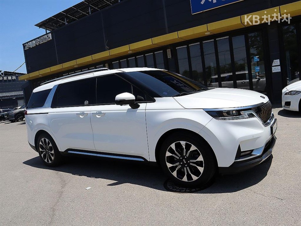 2021 - kia carnival