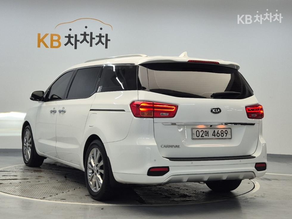2019 - kia carnival
