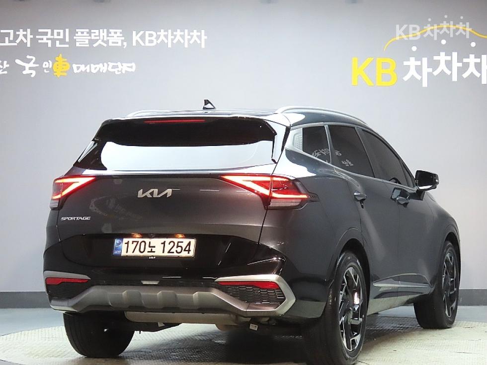 2022 - kia sportage