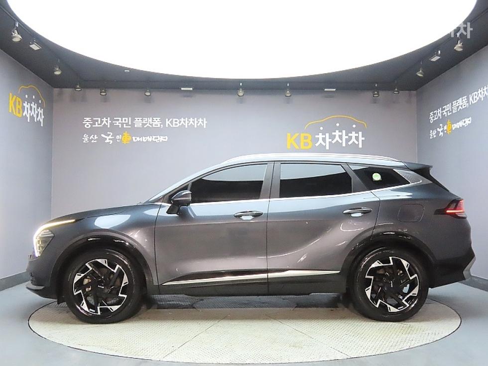 2022 - kia sportage