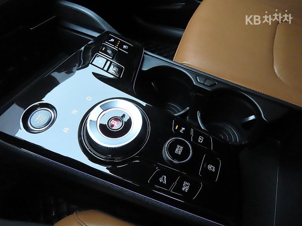 2022 - kia sportage