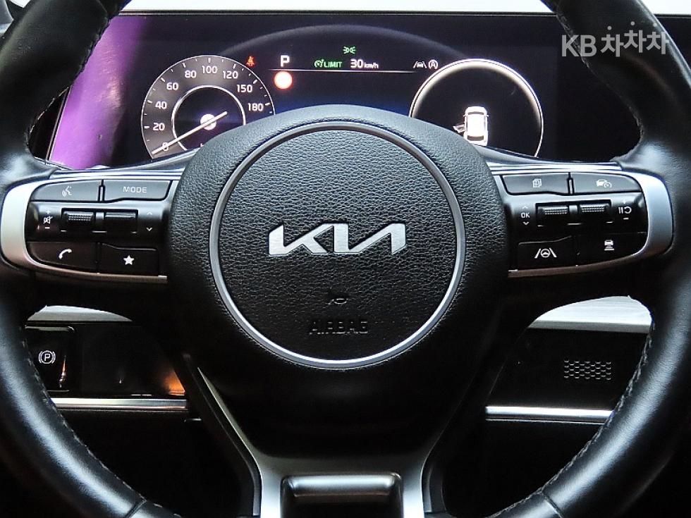 2022 - kia sportage