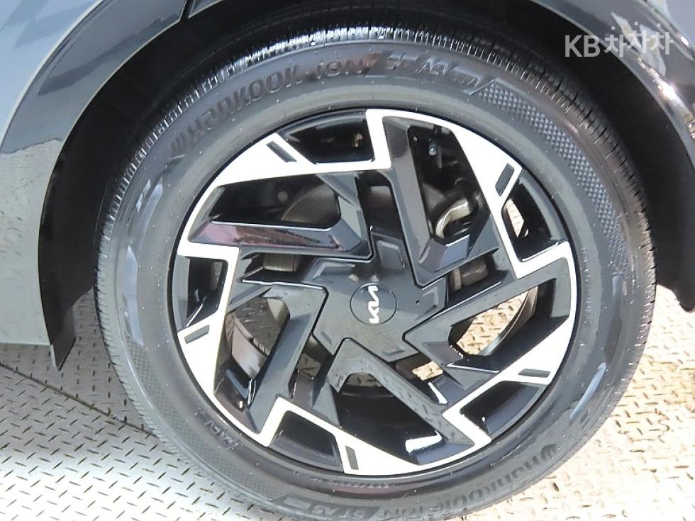 2022 - kia sportage