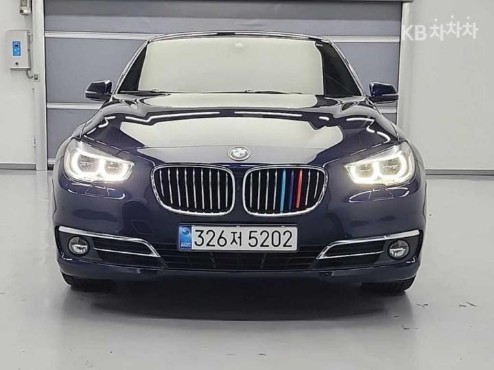 BMW 5 Series Gran Turismo 2017 photo 2