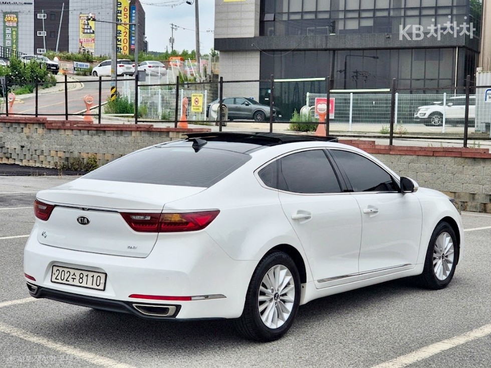 Kia K7 — miniaturë 4