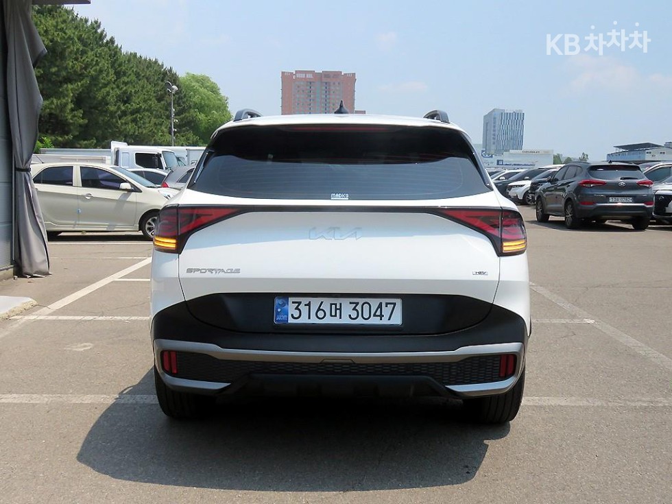 2023 - kia sportage