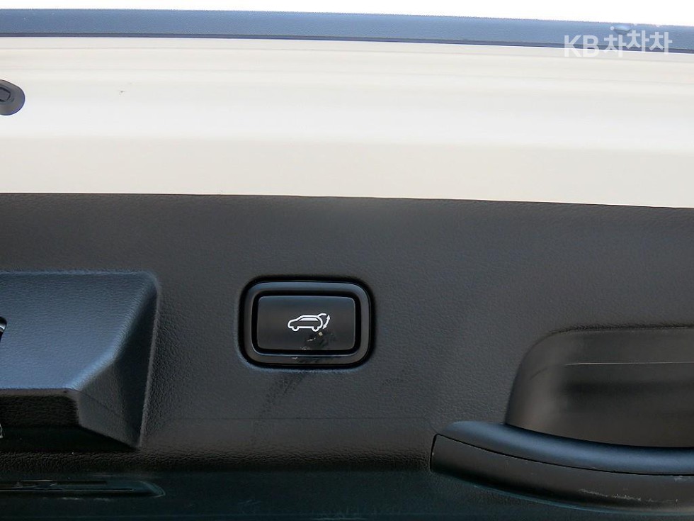 2023 - kia sportage