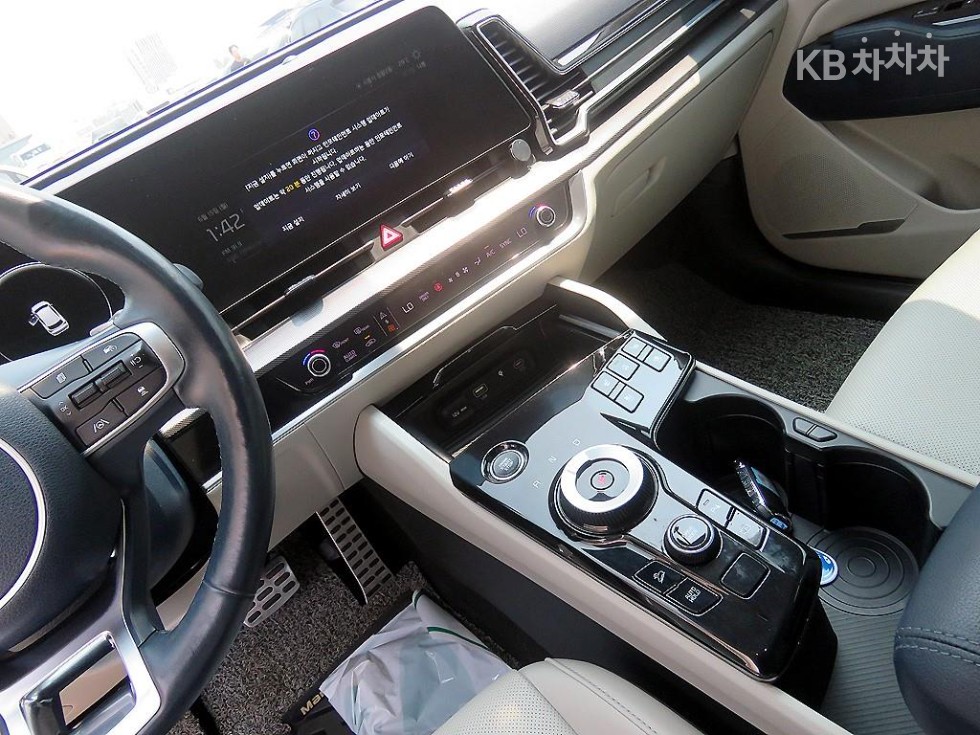 2023 - kia sportage