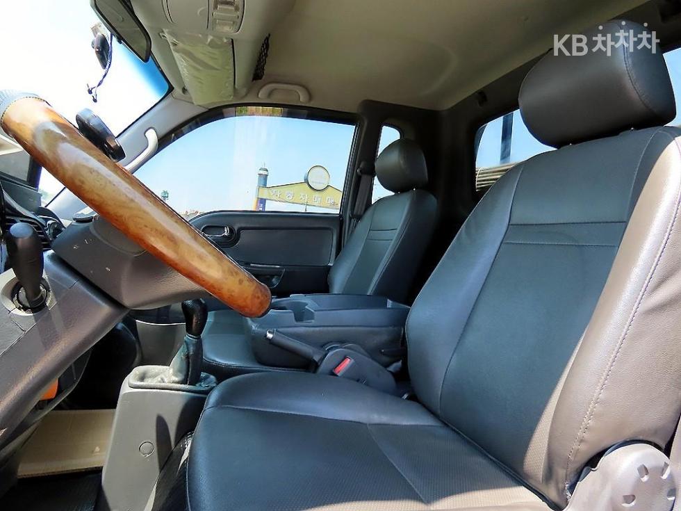 2012 - kia bongo iii