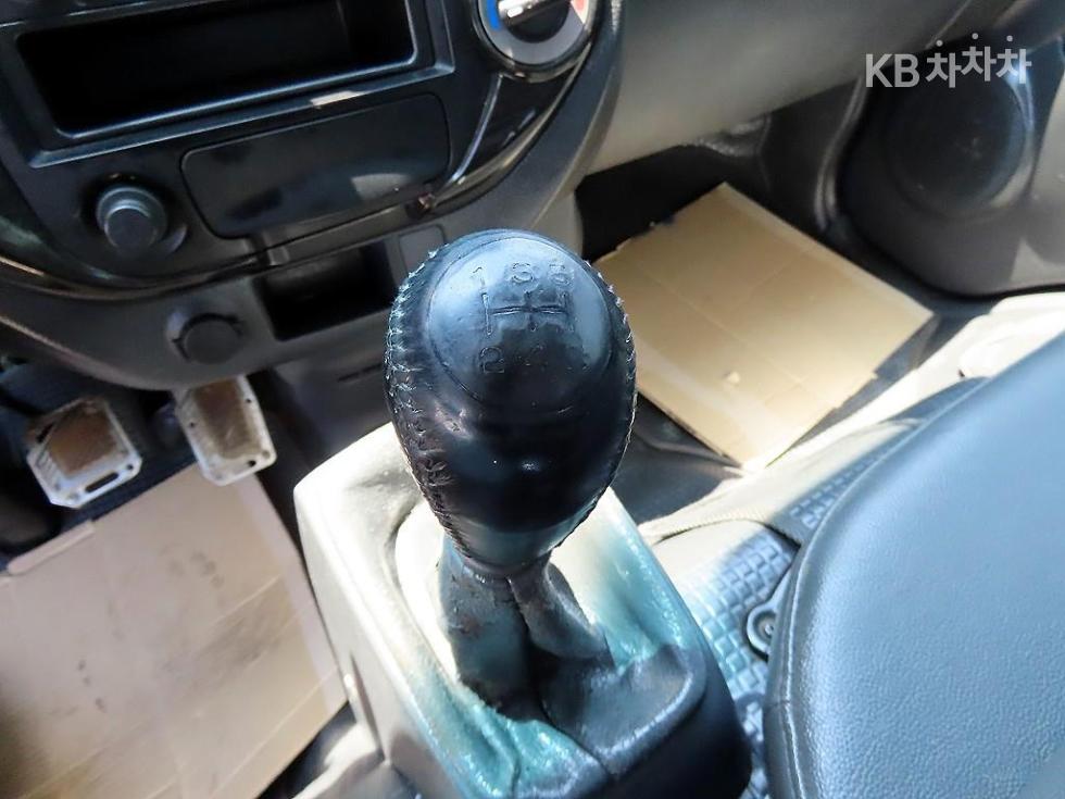 2012 - kia bongo iii