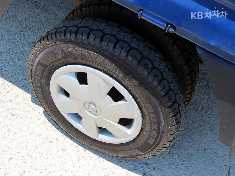 2012 - kia bongo iii