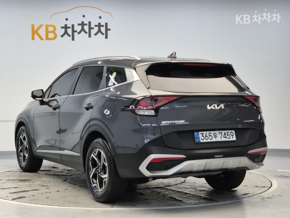 2022 - kia sportage