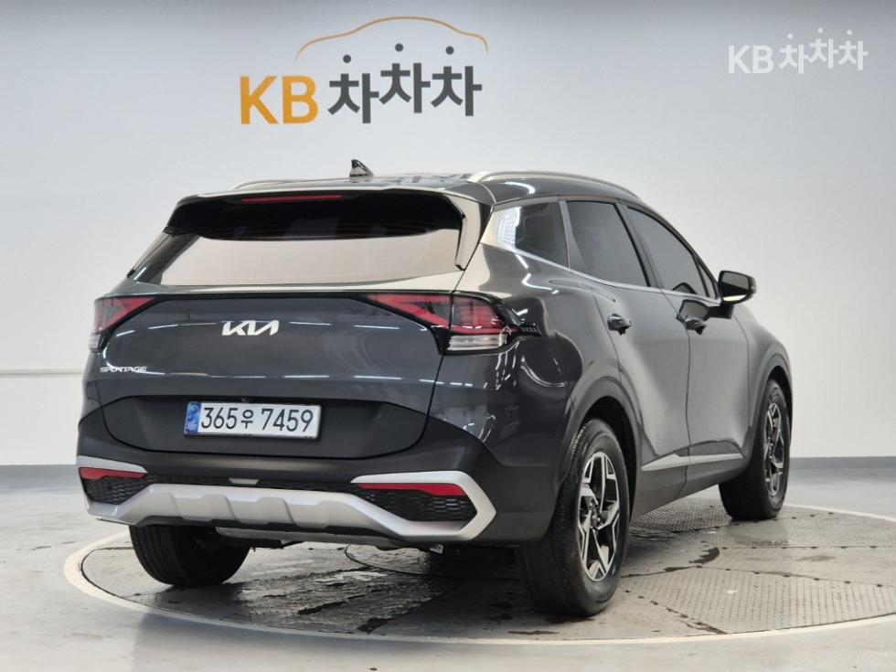 2022 - kia sportage