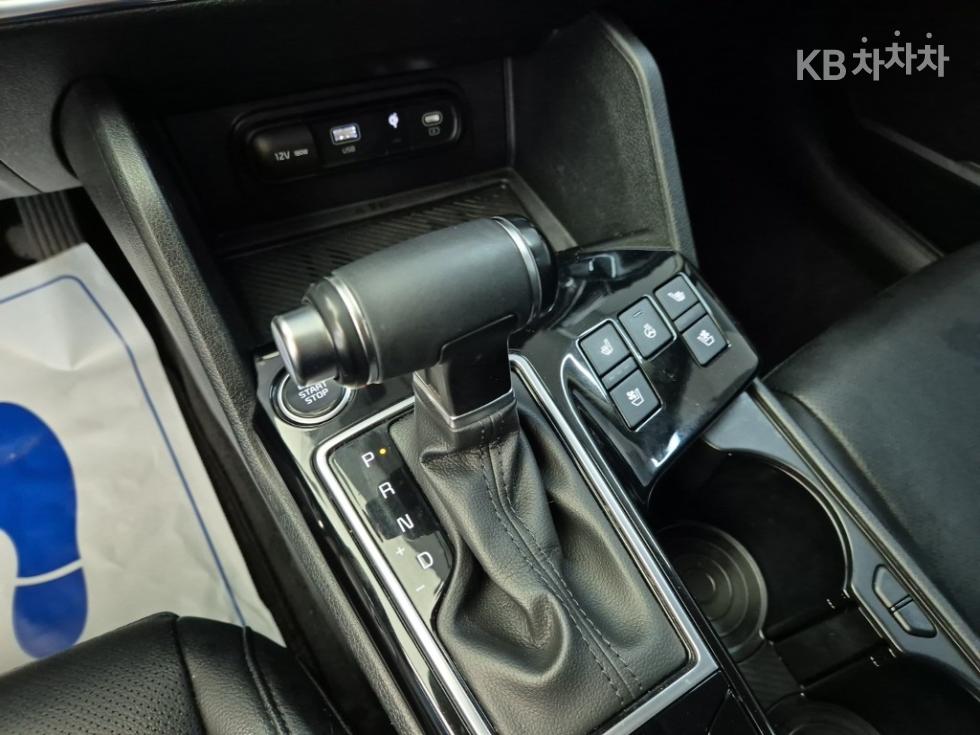2022 - kia sportage