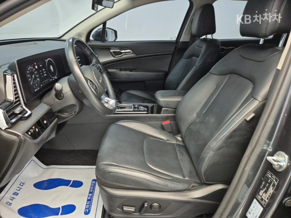 2022 - kia sportage