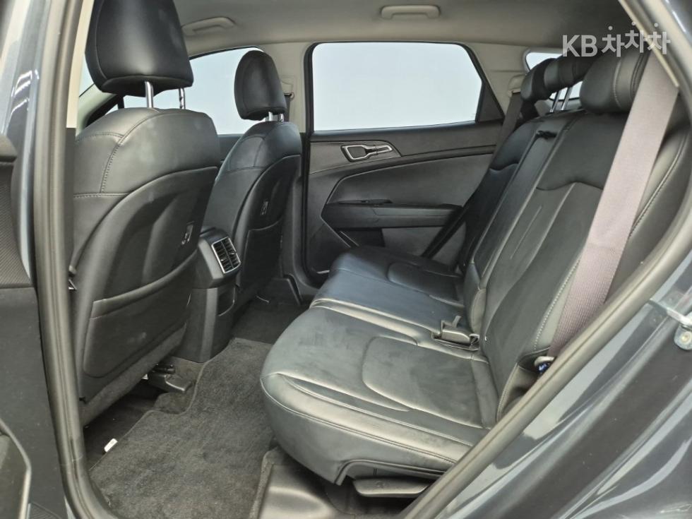 2022 - kia sportage