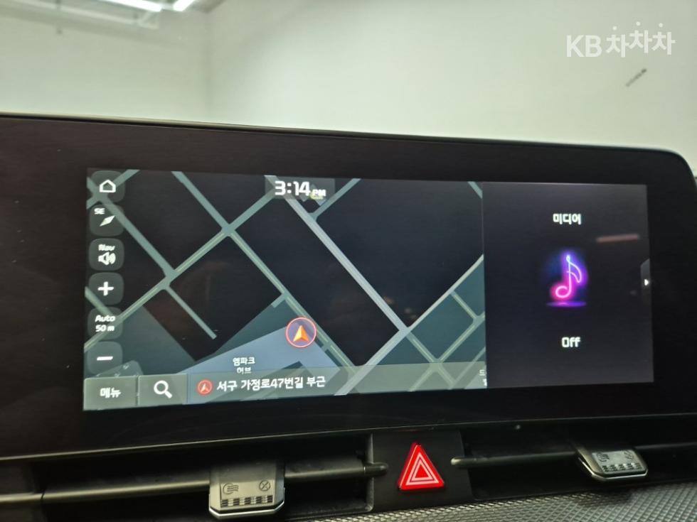 2022 - kia sportage