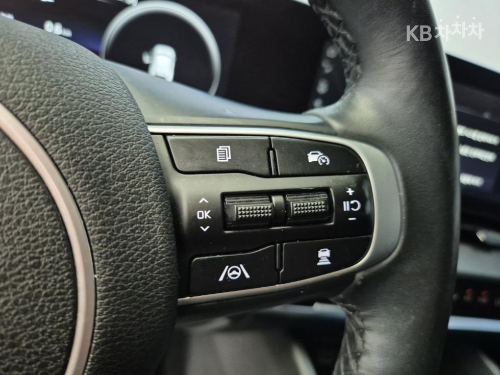 2022 - kia sportage