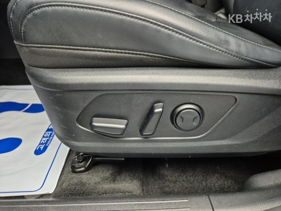 2022 - kia sportage