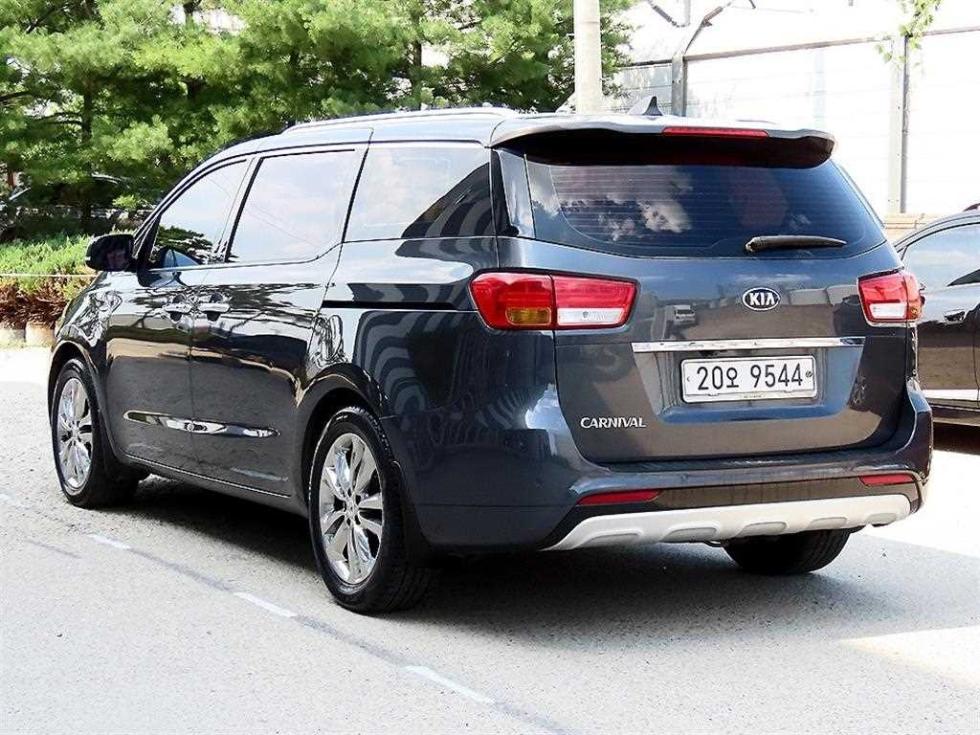 2016 - kia carnival