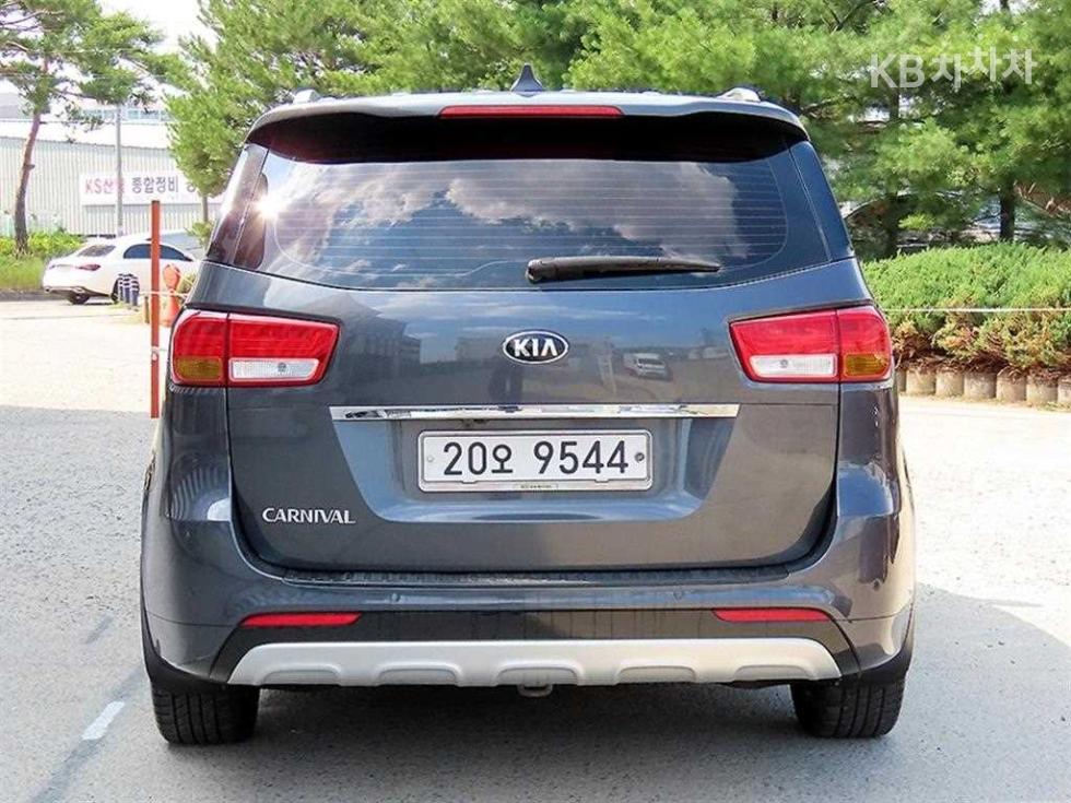 2016 - kia carnival