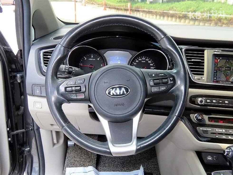 2016 - kia carnival