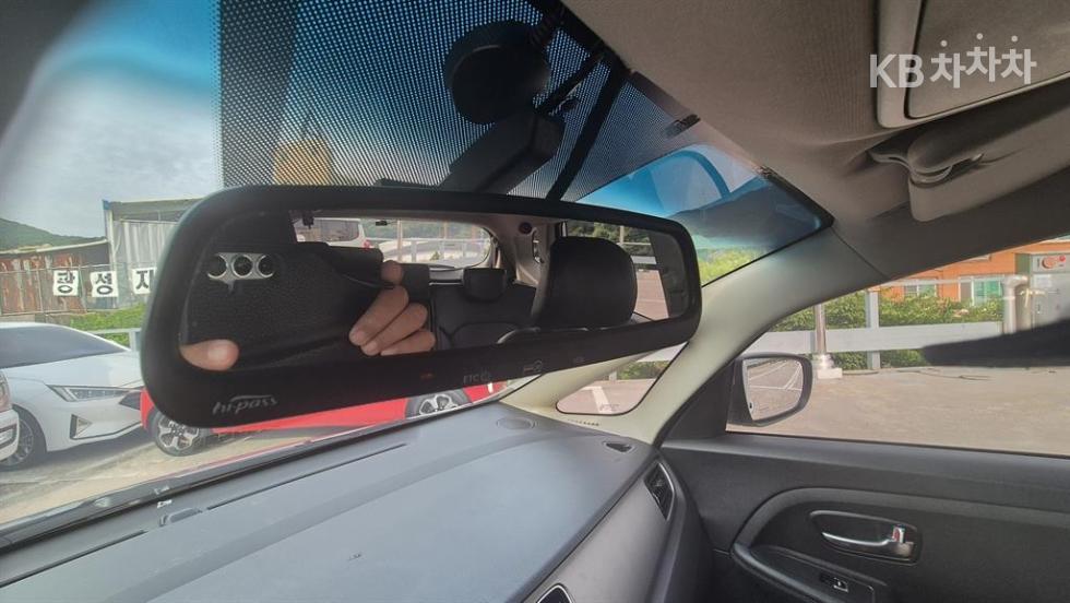 Kia Carens — miniaturë 8