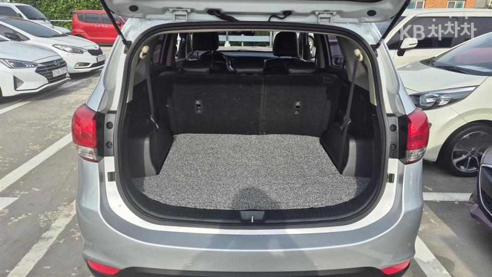 Kia Carens — miniaturë 14