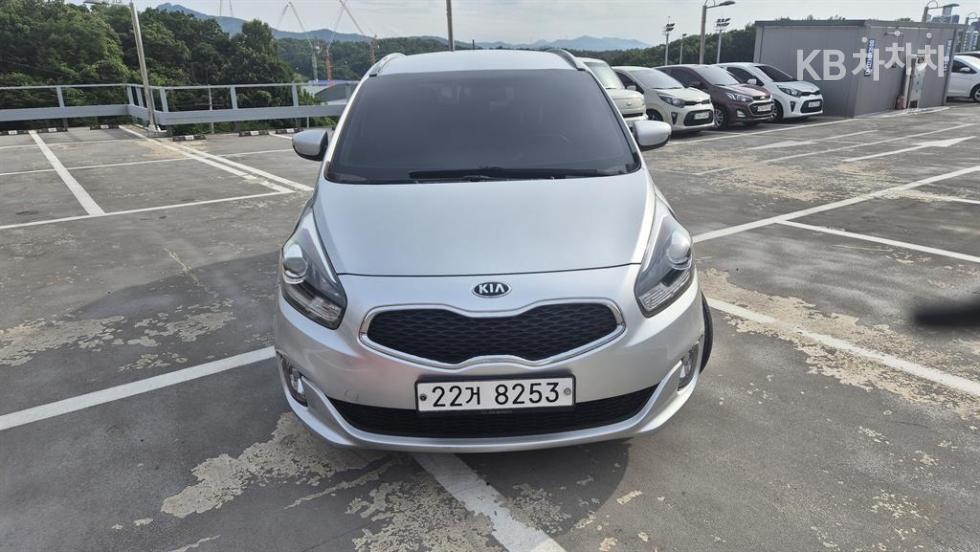 Kia Carens — miniaturë 16