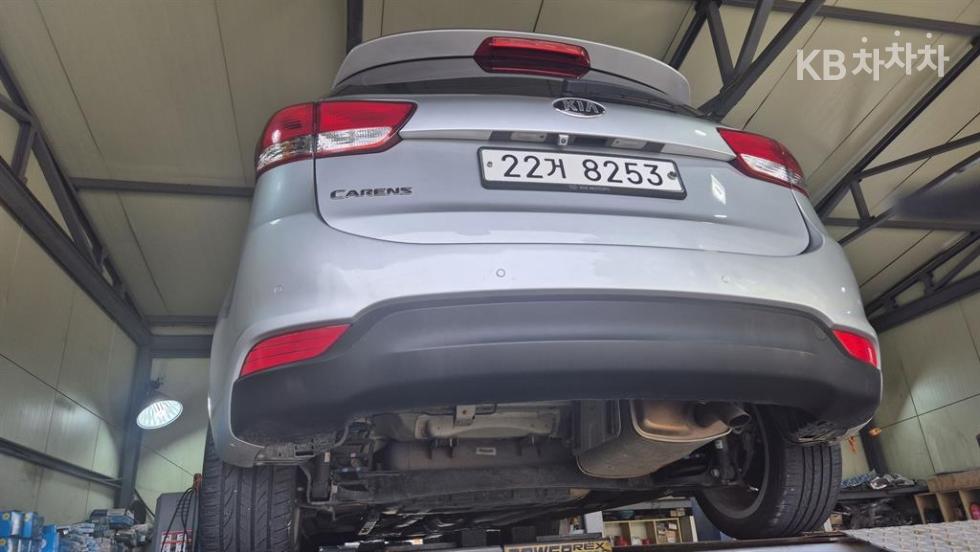 Kia Carens — miniaturë 20