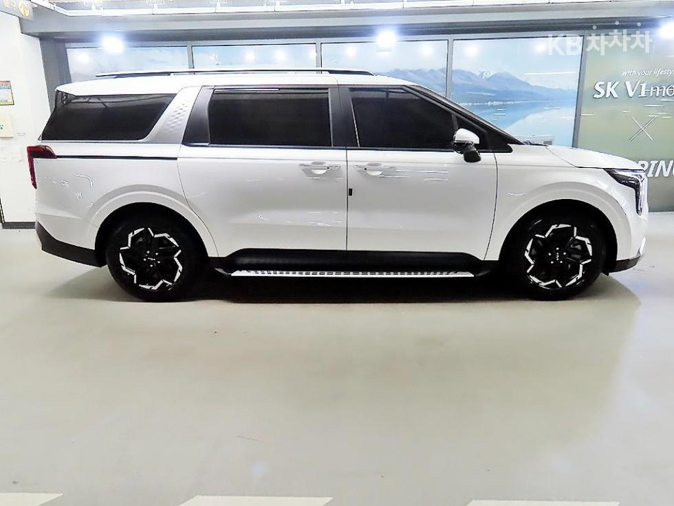 2025 - kia carnival