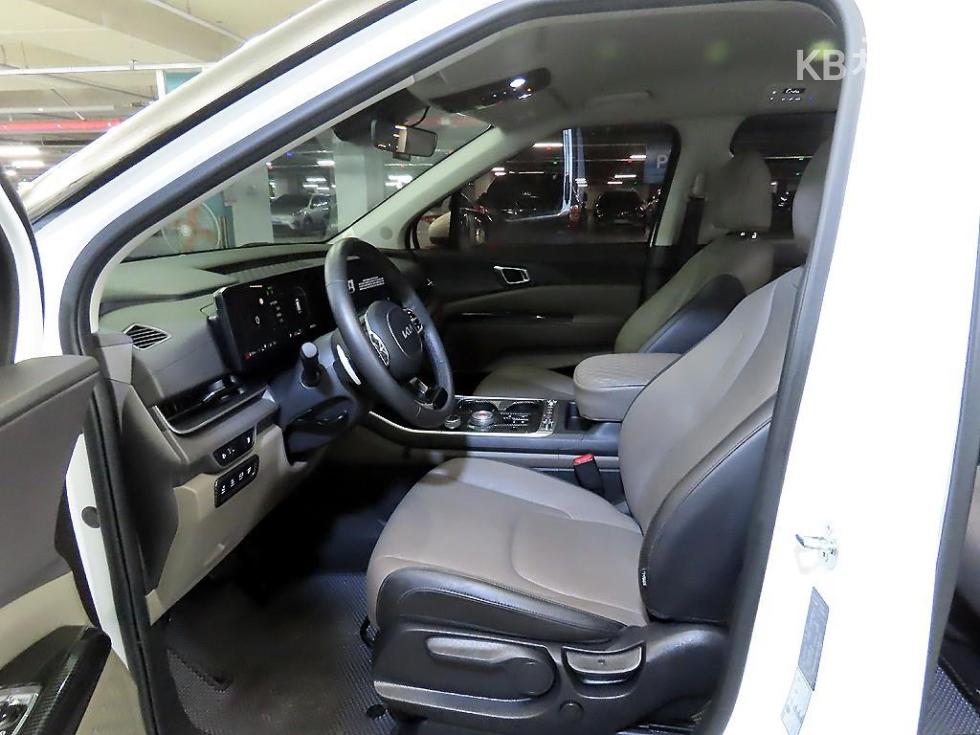 2025 - kia carnival