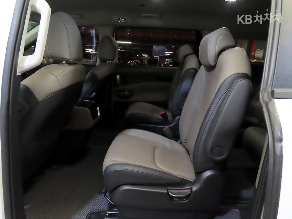 2025 - kia carnival