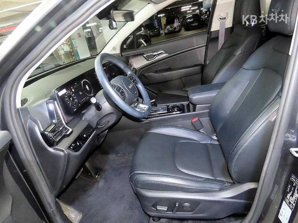 2022 - kia sportage