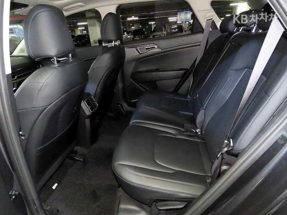 2022 - kia sportage