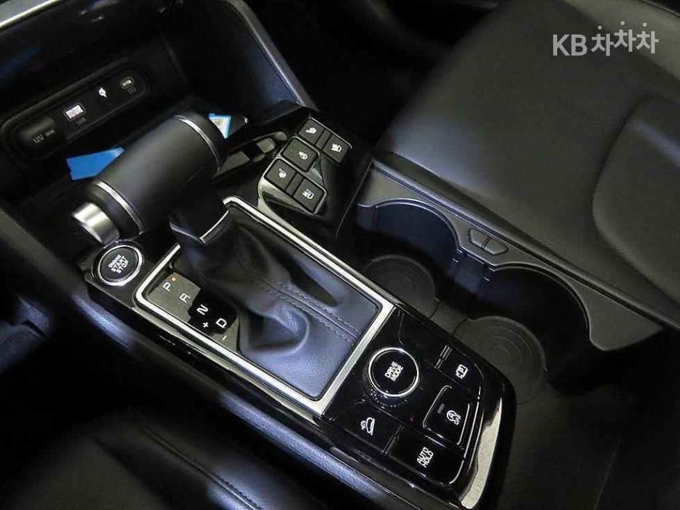 2022 - kia sportage