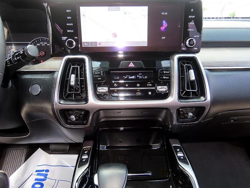 2021 - kia sorento