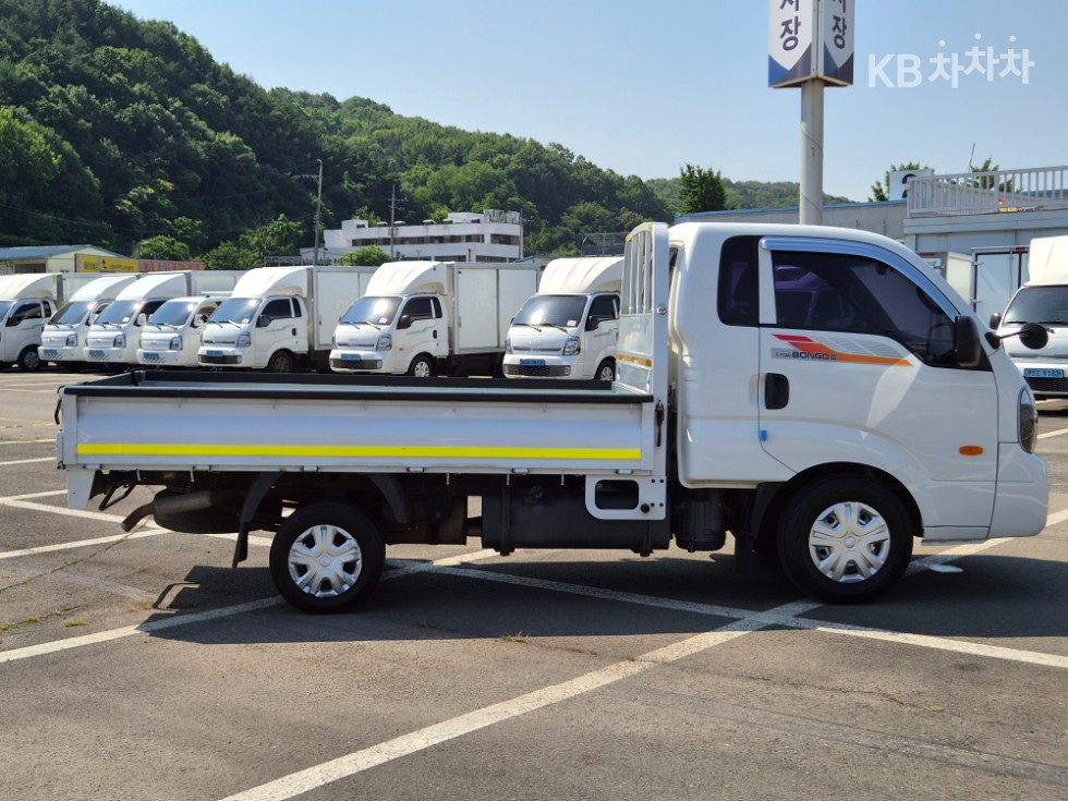 2018 - kia bongo iii