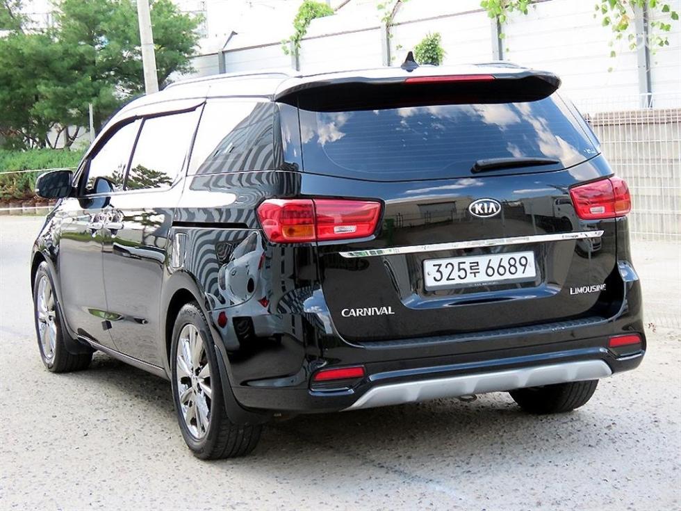 2020 - kia carnival