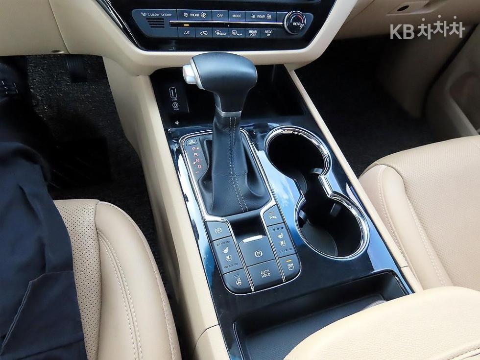 2020 - kia carnival