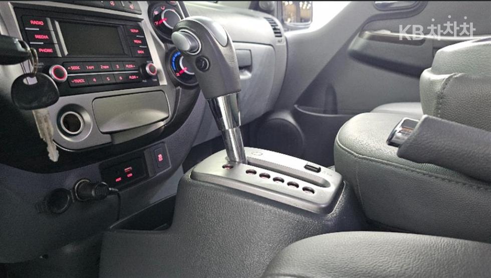 2017 - kia bongo iii