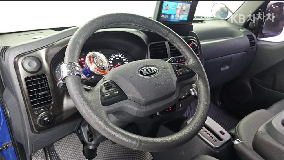 2017 - kia bongo iii