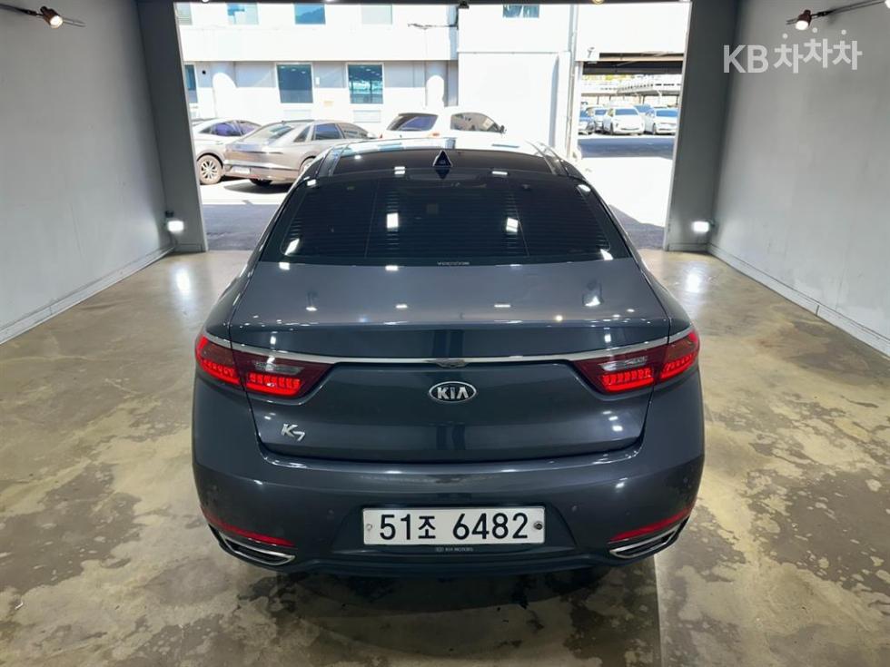 2018 - kia k7
