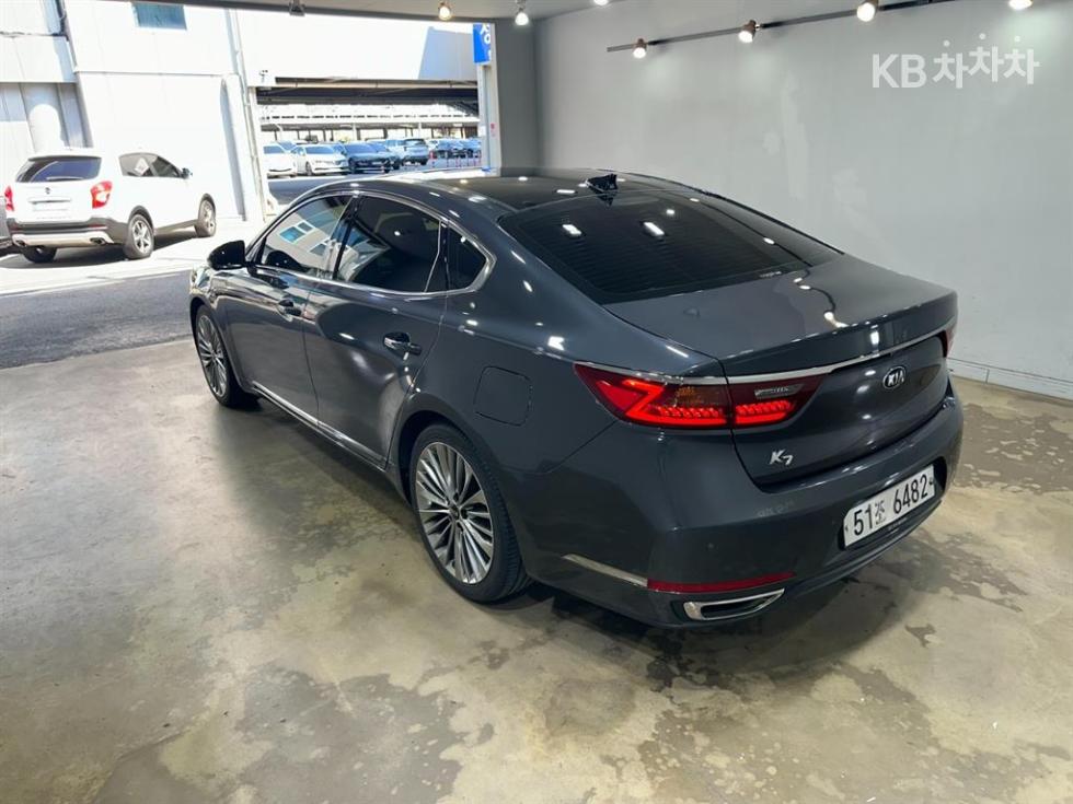 2018 - kia k7