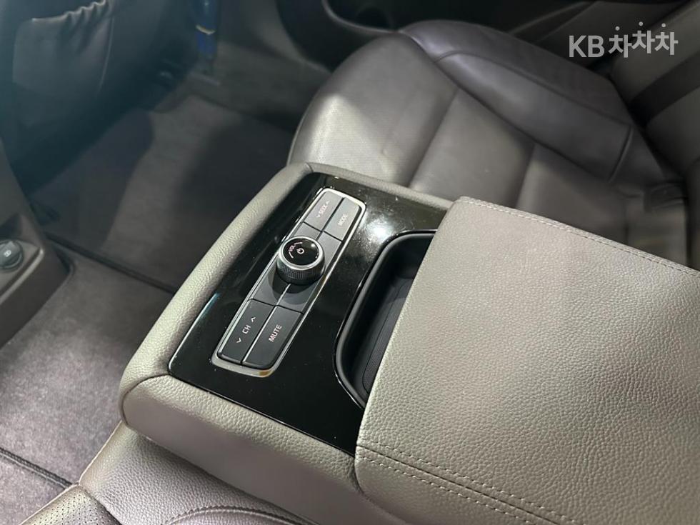 2018 - kia k7