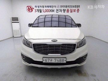 Kia Carnival 9-seater Prestige — foto 1