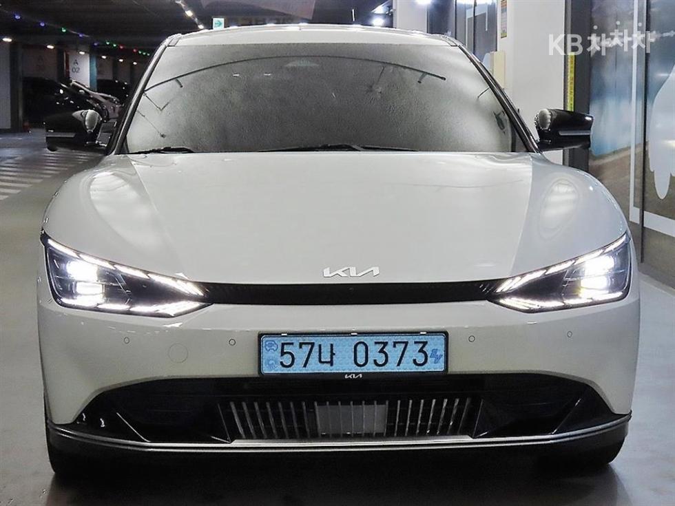 2023 - kia ev6
