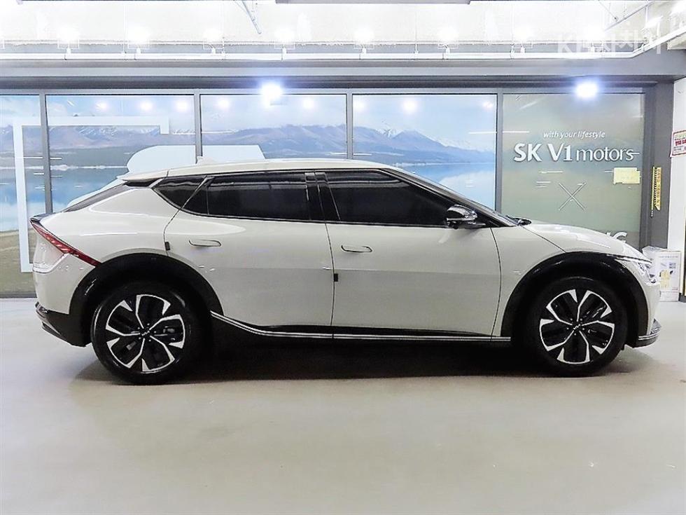 2023 - kia ev6
