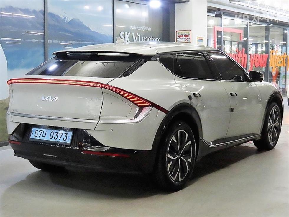 2023 - kia ev6