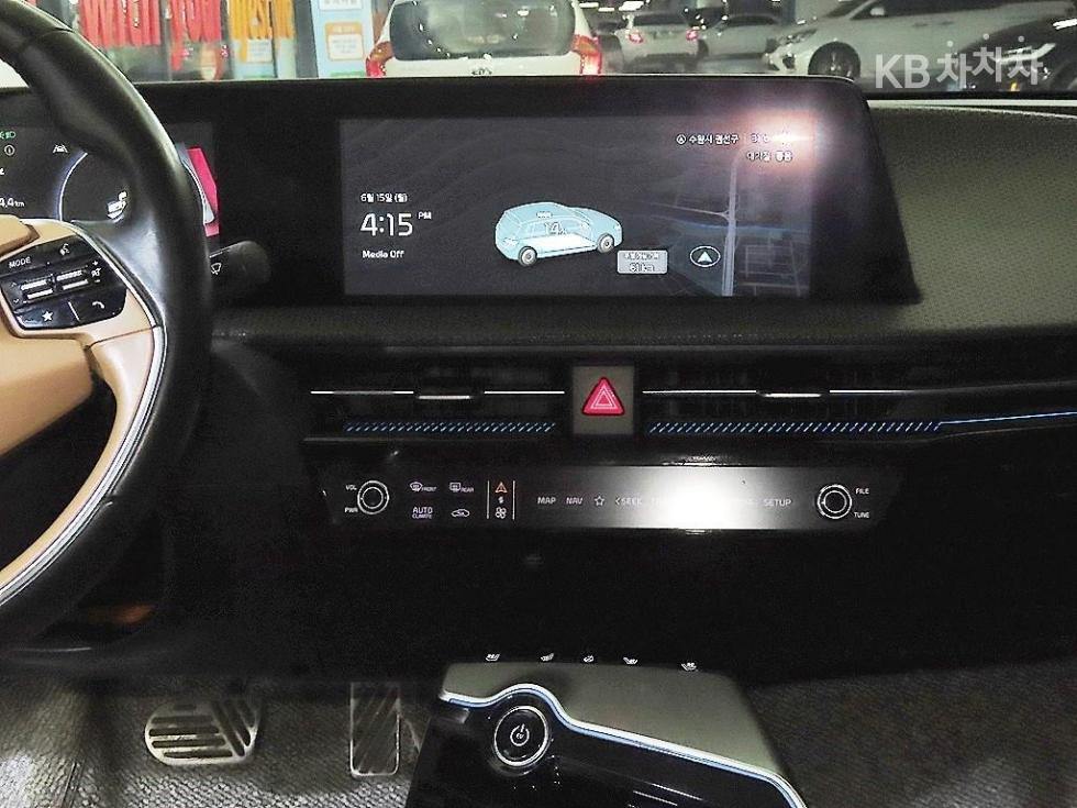 2023 - kia ev6